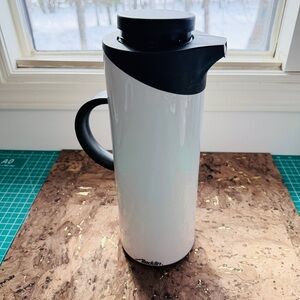 Aladdin Black+White Thermal Carafe